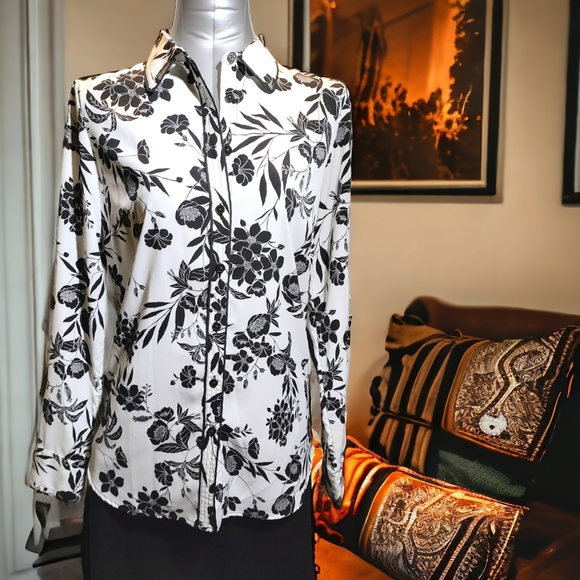 ANN TAYLOR | ✨ Black & White Floral Patterned Blouse | NWOT ✨ size 8 - Picture 1 of 9
